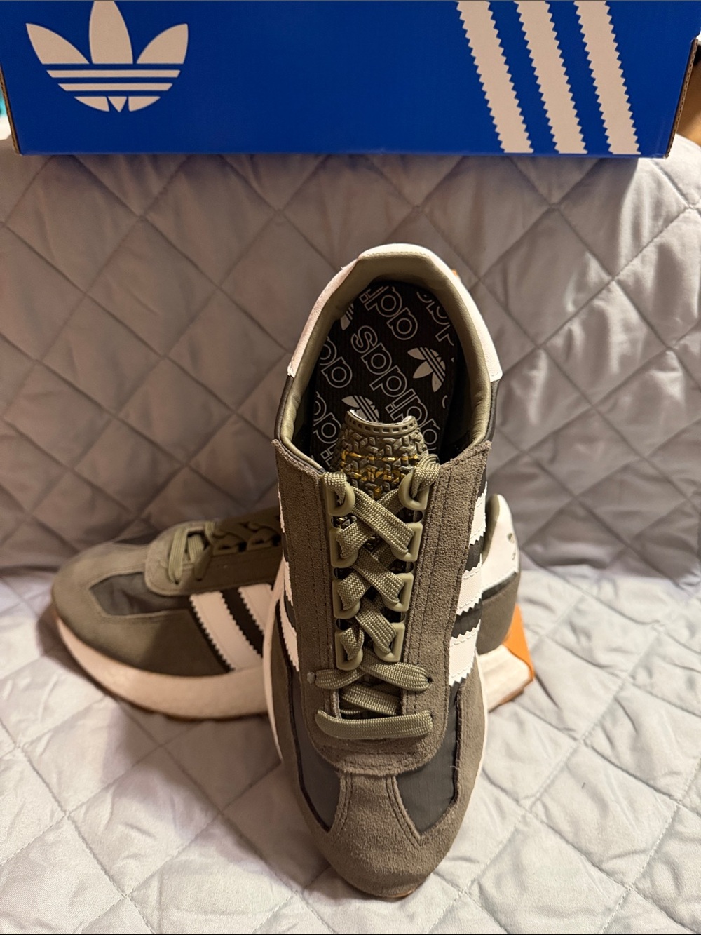 adidas Olive Green & White Men's Retro Runner Sneakers